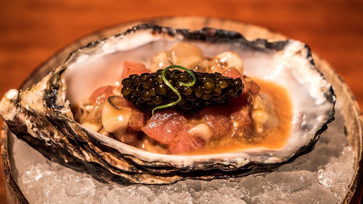 Tataki de ostra, atún y caviar de Koy Shunka.
