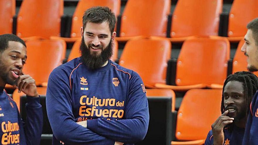 Bojan Dubljevic, en un entrenamiento en grupo en La Fonteta