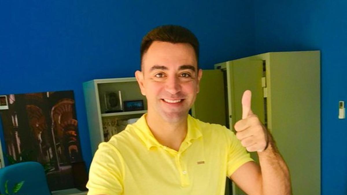 Xavi vota de amarillo en las elecciones del 21-D