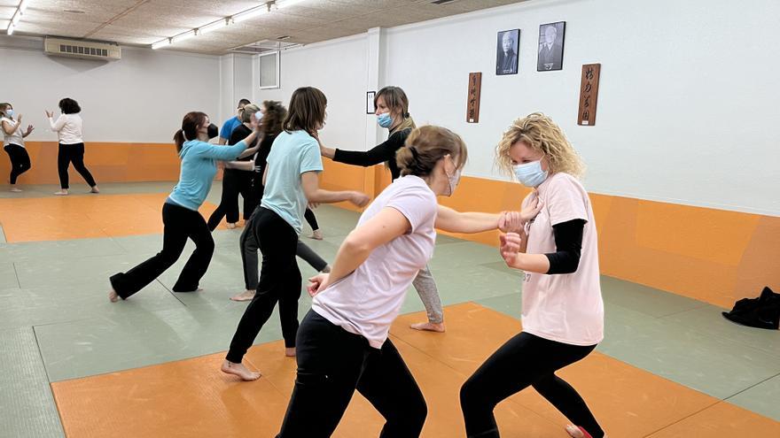 Una participant d&#039;un taller d&#039;autodefensa femenina: &quot;M&#039;hi he apuntat perquè em sento desprotegida&quot;