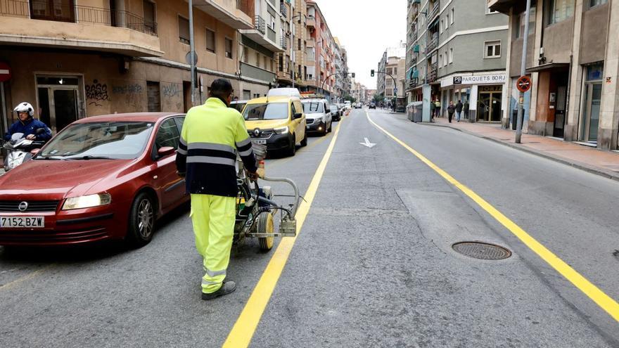 Las líneas de tramo en obras
ya están dibujadas sobre
la calzada. |   JUAN CARLOS CAVAL