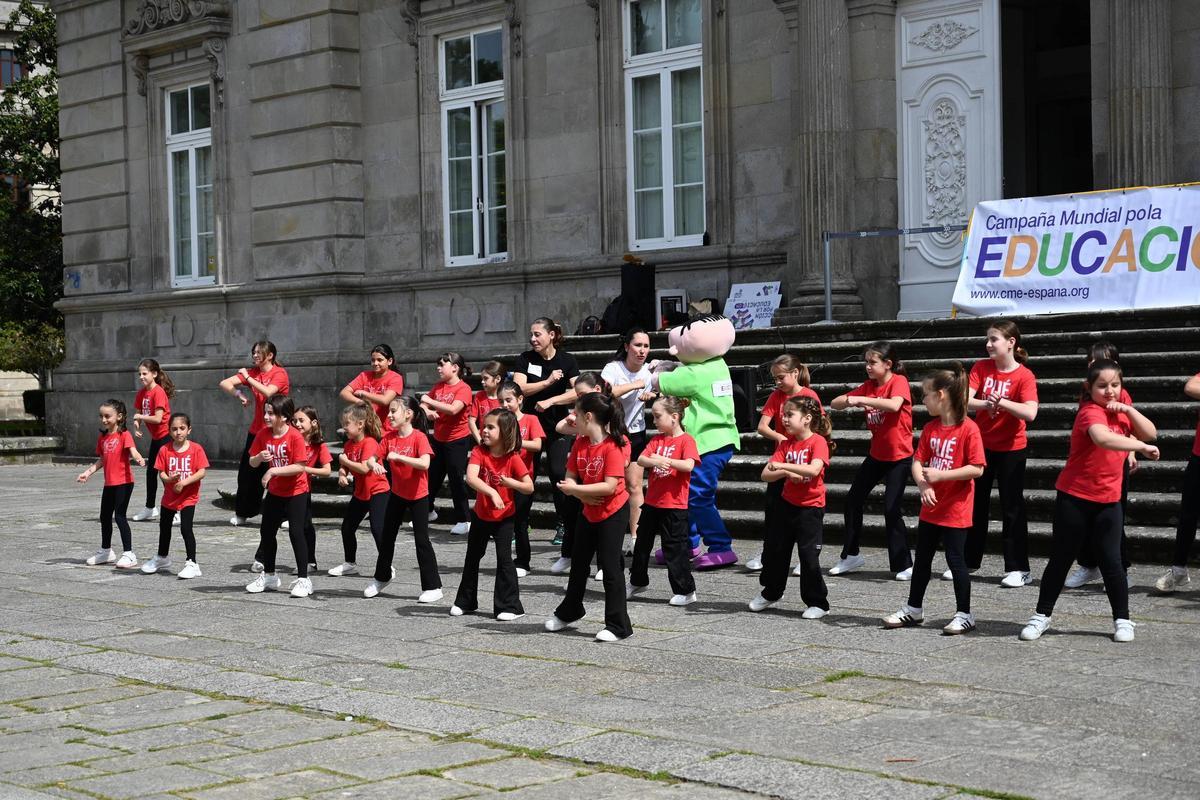Flashmob realizado este jueves ante la Diputación Provincial.