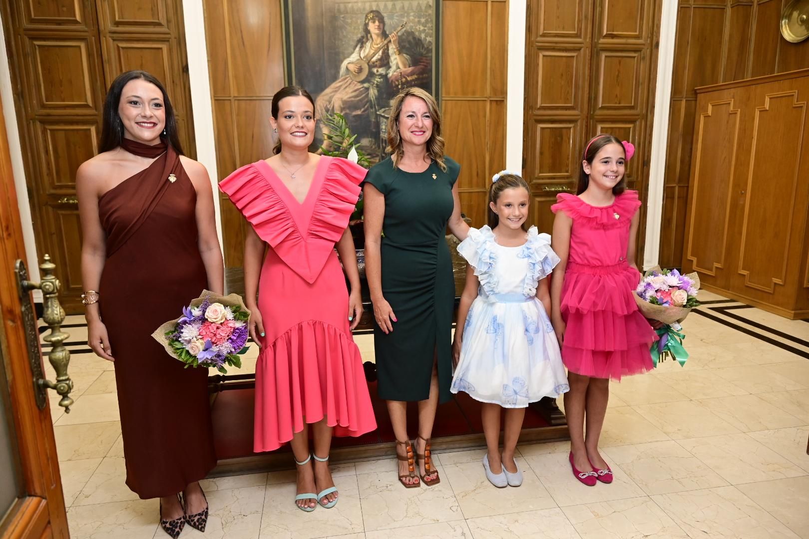 Galería de fotos: Clara Sanz Sobrino y Ana Colón Sastriques, reina y reina infantil de las fiestas de Castelló 2026
