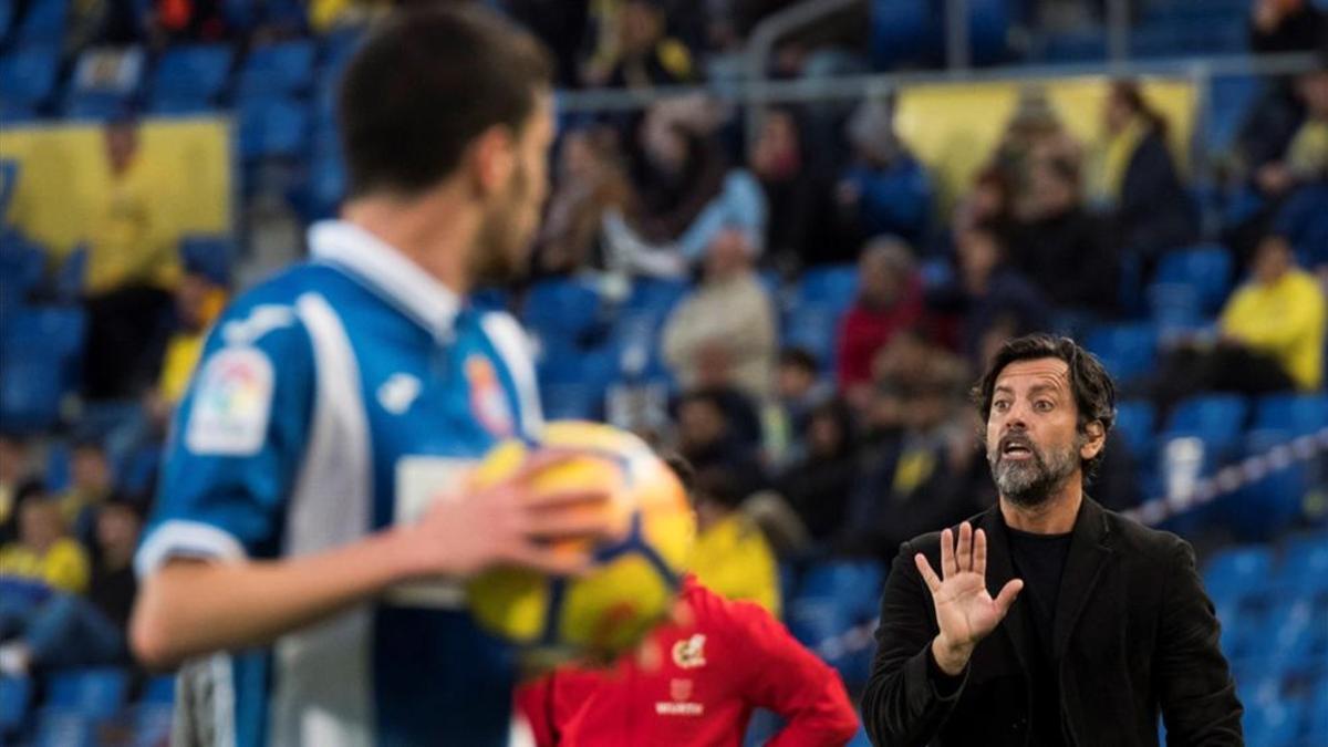 Quique Sánchez asistió impotente al hundimiento del Espanyol en Las Palmas