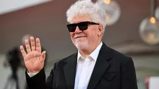 Almodóvar hace historia y gana el León de Oro a la mejor película en Venecia por 'La habitación de al lado'