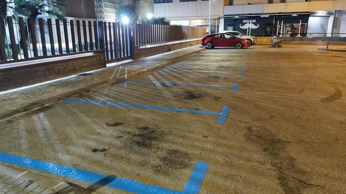 Marcas de estacionamiento tras los anteriores trabajos de repintado.