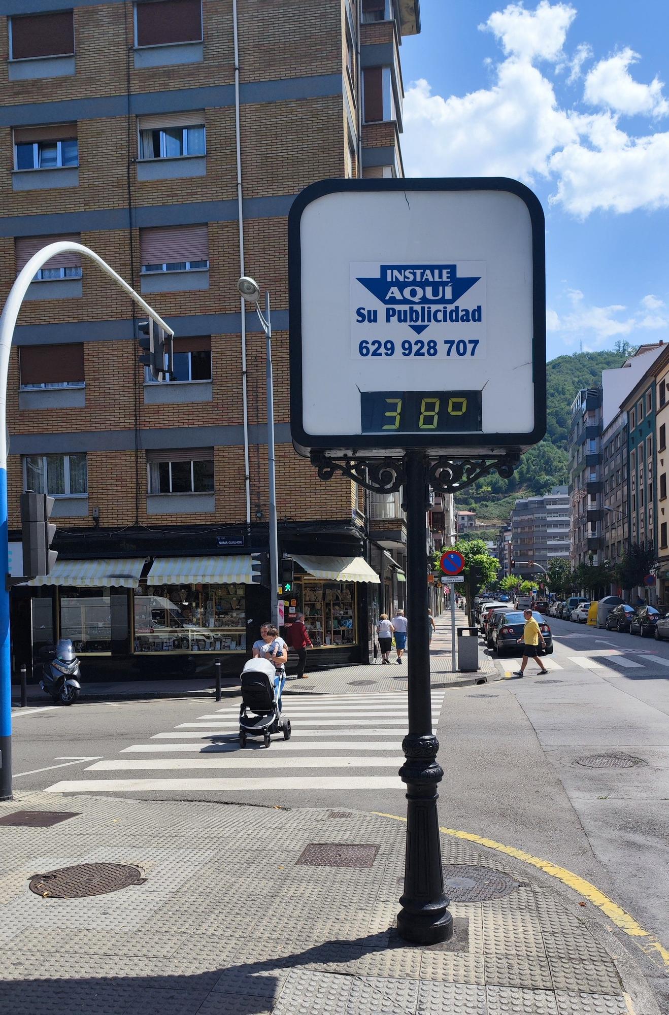 En imágenes: El calor se deja notar en Oviedo