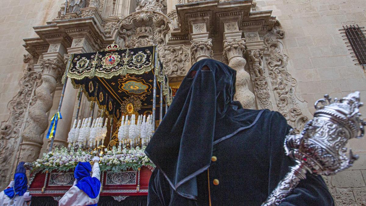 Semana Santa Alicante: Real y Muy Ilustre Cofradía de Nuestra Señora de la Soledad