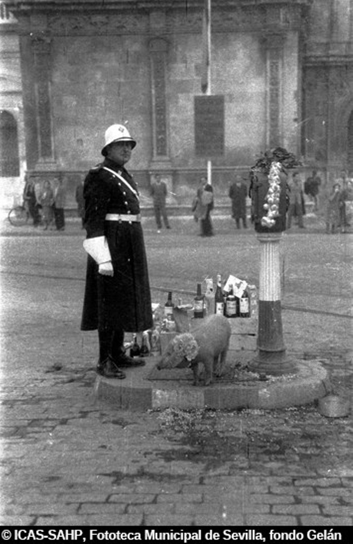 Aguinaldos para el municipal de la actual Avenidad de la Constitución. 1954