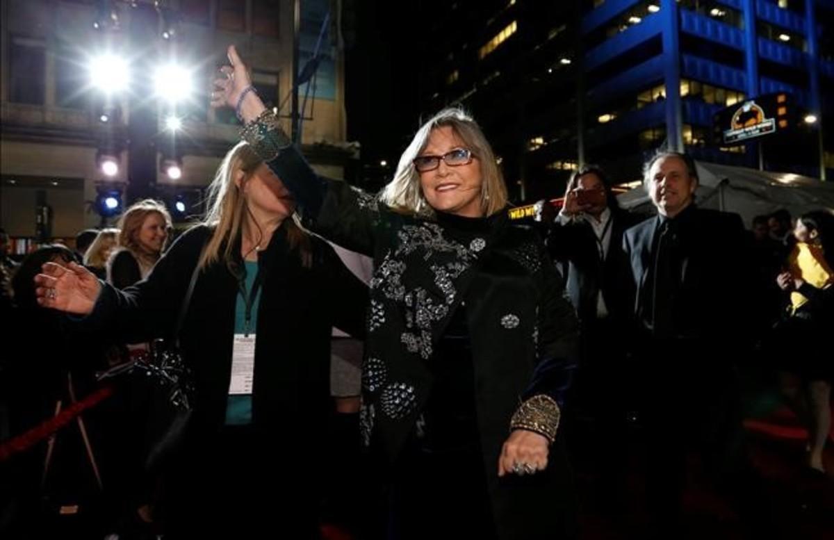 dcaminal36703248 file photo  actress carrie fisher waves as she arrives at th161227191827