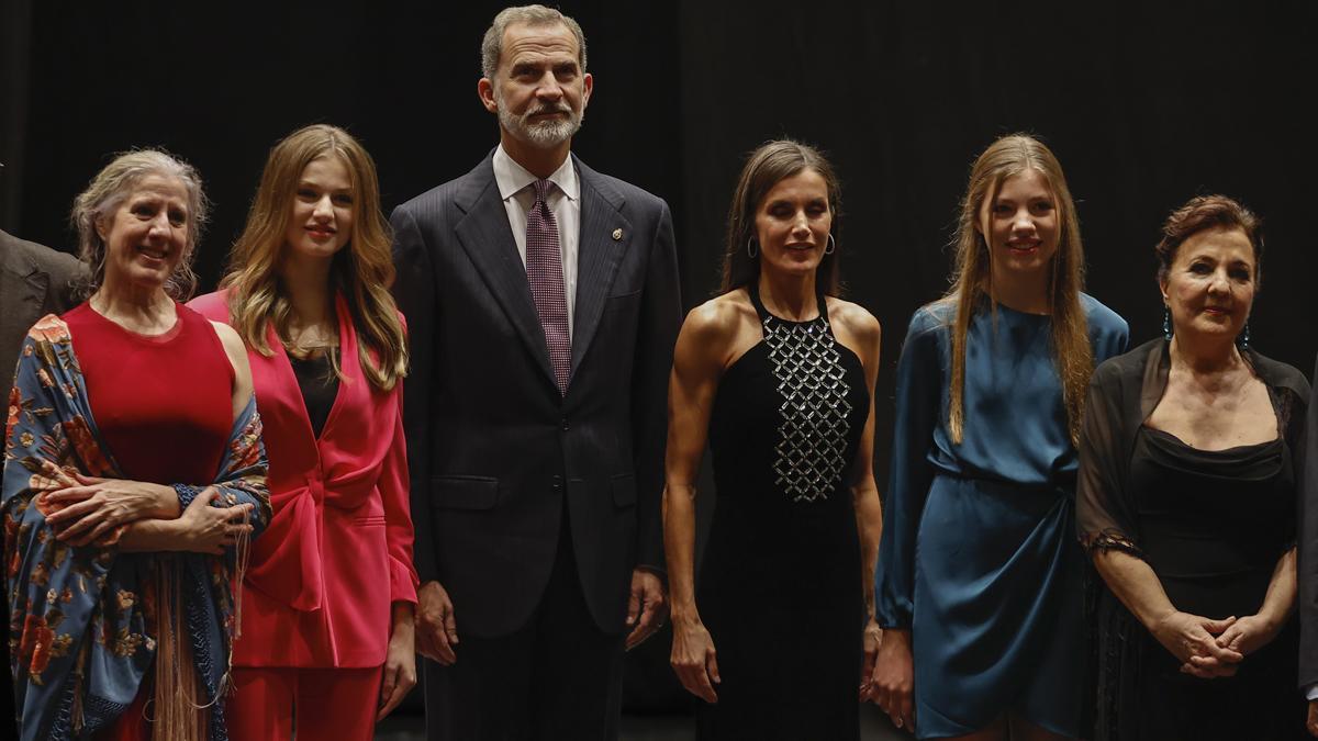 Leonor reaparece en el concierto de los Premios Princesa de Asturias de Oviedo, con los reyes y la infanta