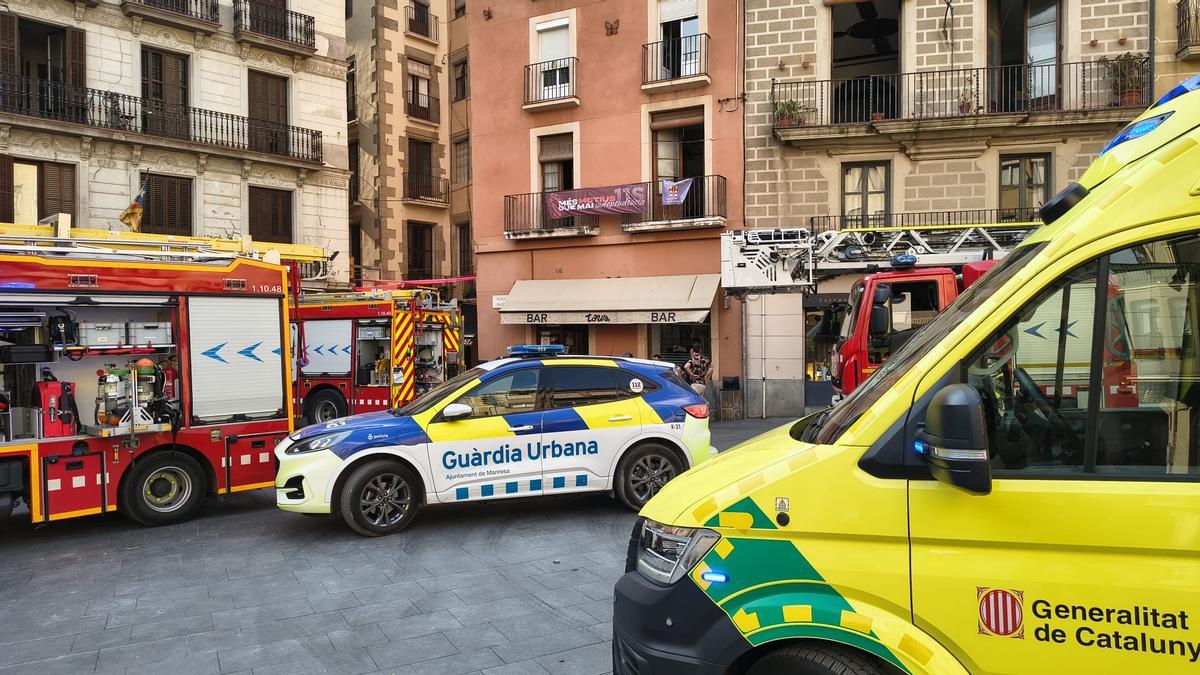 Vehicles d'emergèncie a la plaça Major de Manresa