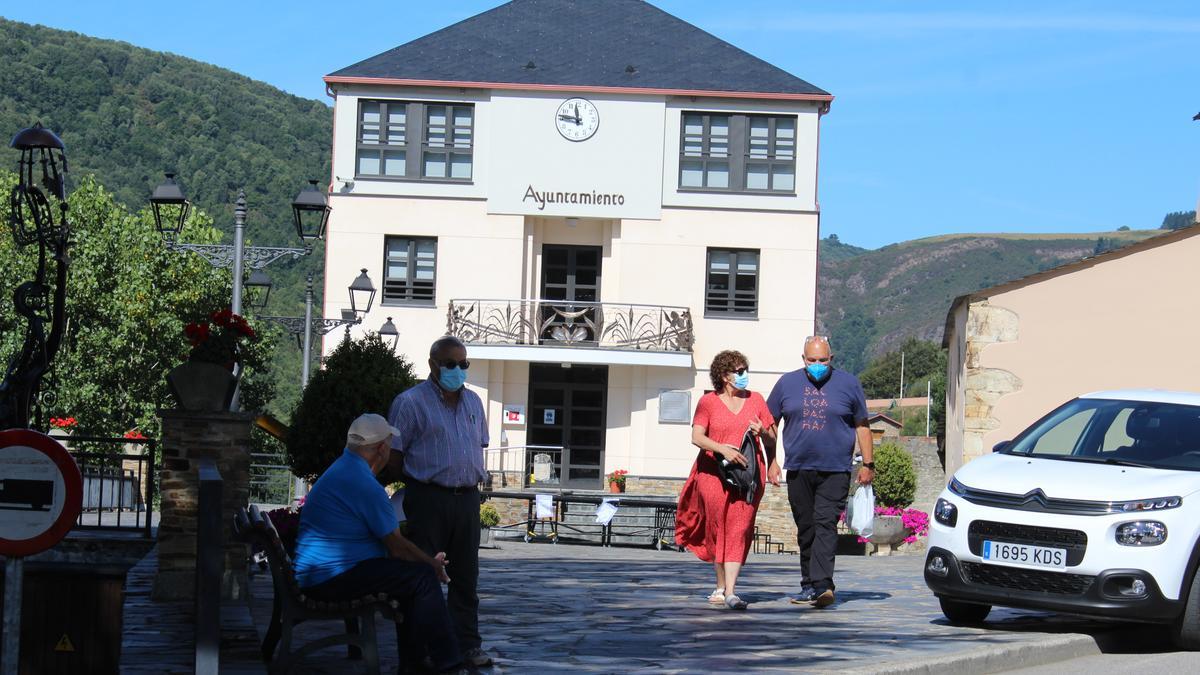 De guapo subido en Santalla (Santa Eulalia): Un balcón a la belleza de los Oscos