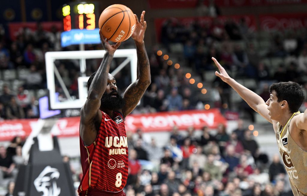 Todas las imágenes del partido del UCAM Murcia contra el Bàsquet Girona