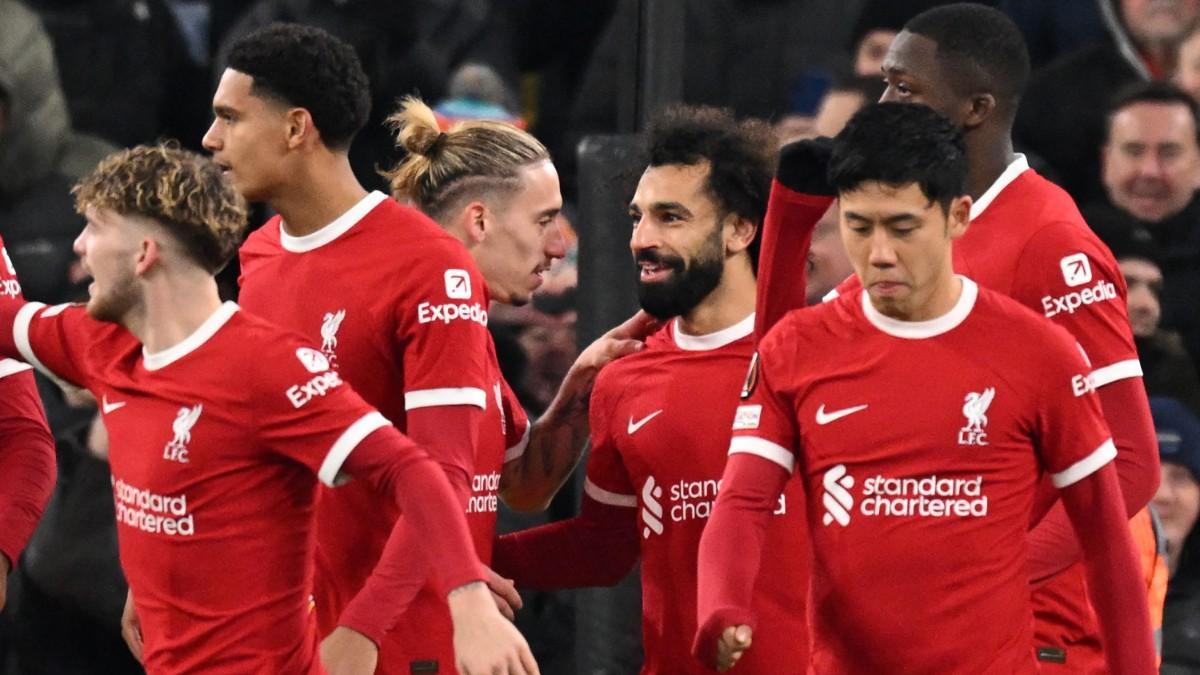 Los jugadores del Liverpool celebran el gol de Salah