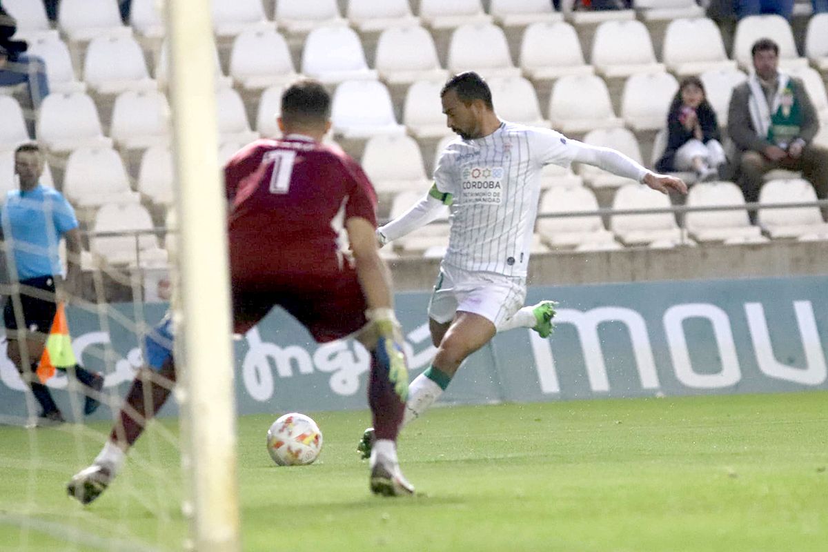 Las imágenes del Córdoba CF - Linense