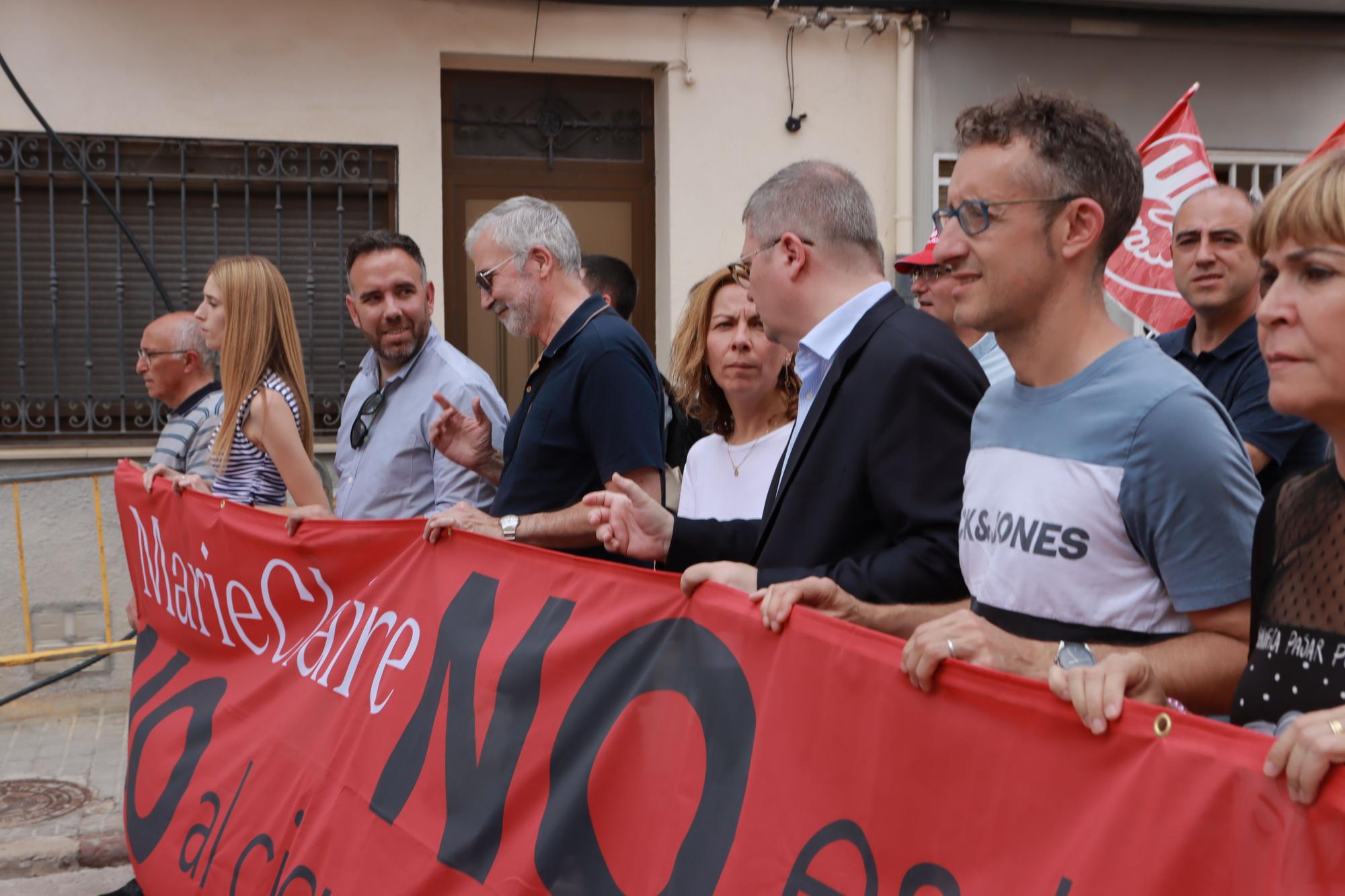 Galería de fotos: 2.000 personas claman por una solución ante el inminente cierre de Marie Claire