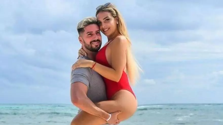 Patri y Lester presumen de 'nidito de amor' en Canarias