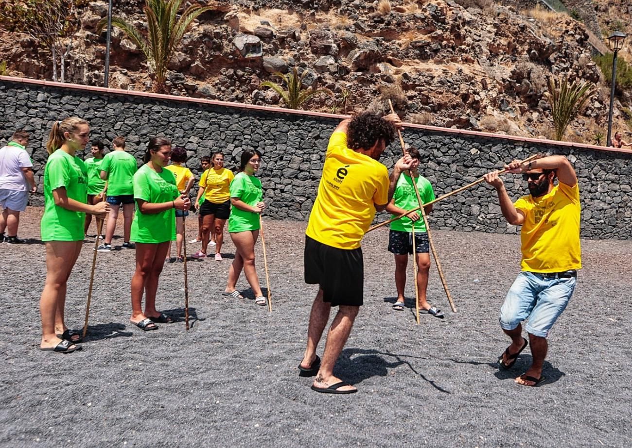 Actividades deportivas y recreativas en la playa de La Nea