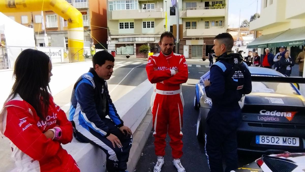 La &quot;armada Porsche&quot; contra el favorito Armide Martín con un Rally2 en el Rally Comarca Norte de Gran Canaria.