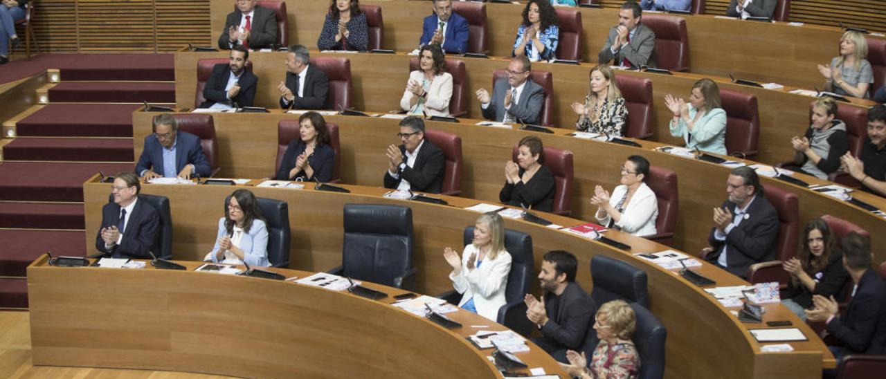 Pelea por los sillones en las Corts