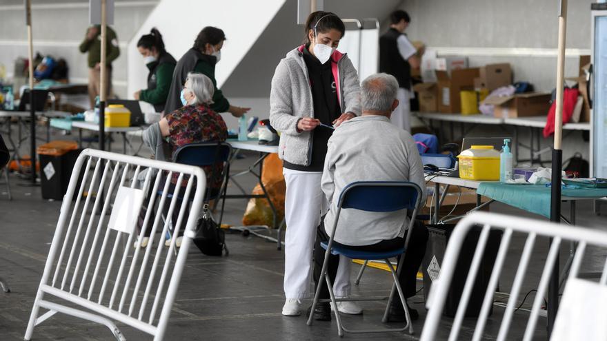 Jornada de vacunación masiva en el Recinto Ferial de Pontevedra.