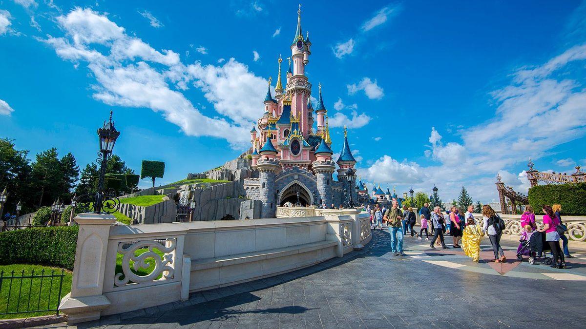 Una imagen del castillo de Disneyland París.