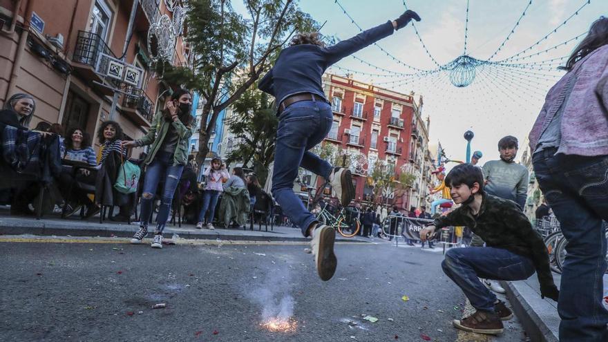 Valencia estudia prohibir los petardos entre las 14.30 y las 16.30 horas