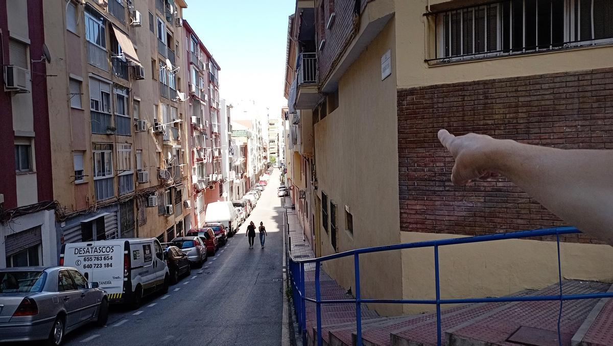 Calle del barrio de La Bresca sin árboles.