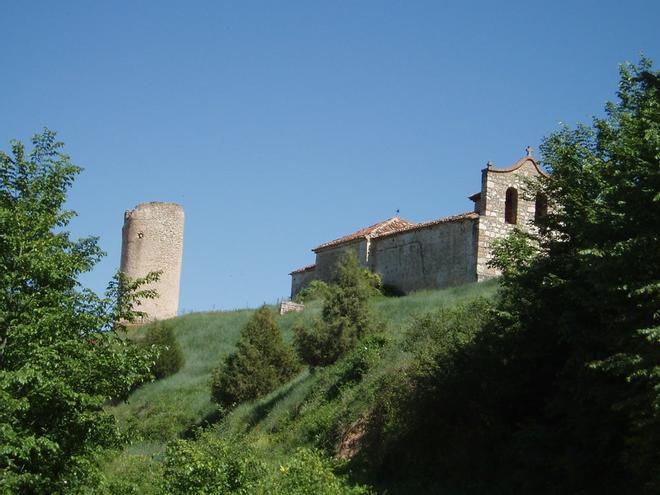 Atalaya islámica e iglesia en Navapalos