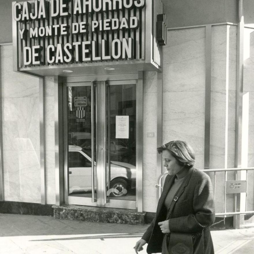 Antigua oficina de la Caja de Ahorros y Monte de Piedad en Castelló.