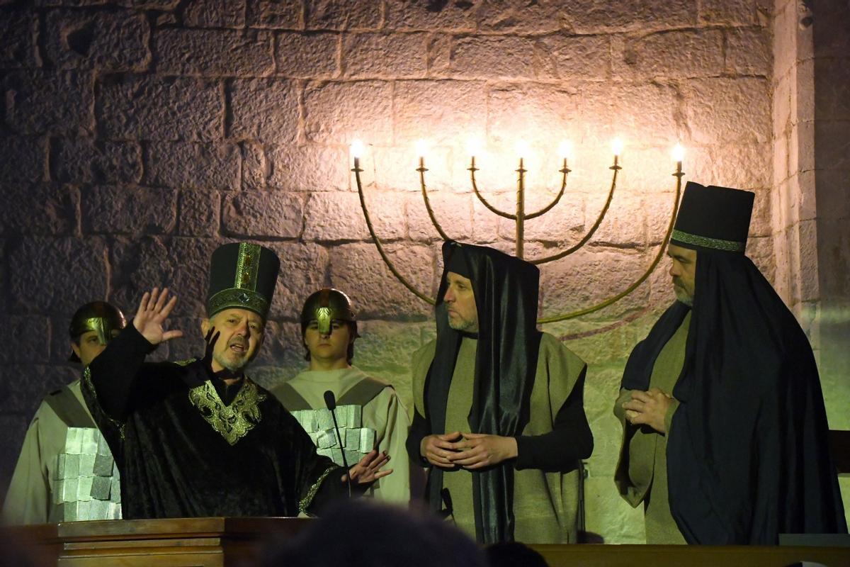 A Vila-sacra, La Passió es fa en tres espais diferenciats.