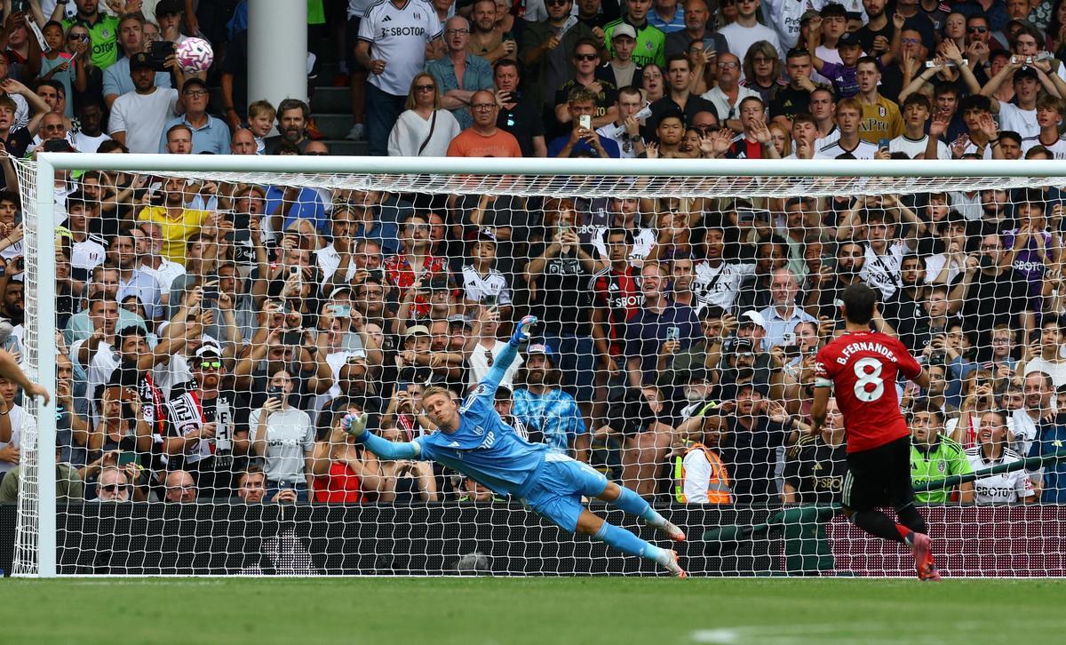 Bruno Fernandes manda el penalti a las nubes ante el Fulham
