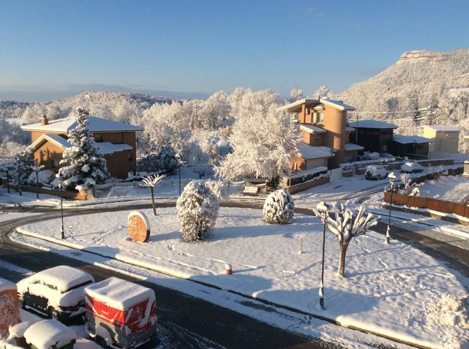 Paisatge matinal nevat a la Catalunya Central