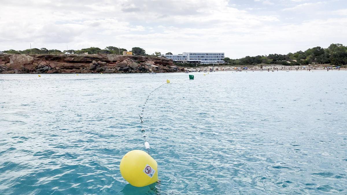 Balizado en Cala Saona en una imagen de archivo
