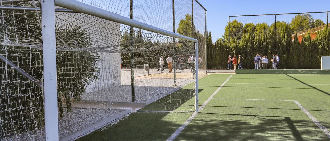 Polideportivo en la pedanía de Desamparados