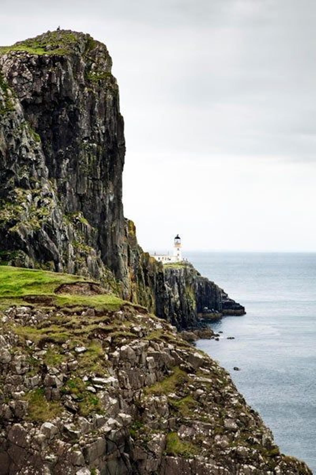La isla de Skye, la más grande de las Hébridas con 75 kilómetros de largo y 22 de ancho, esconde rincones de belleza inaccesible.