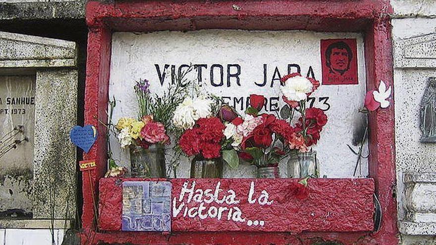 Nicho de Víctor Jara en el cementerio de Santiago de Chile.