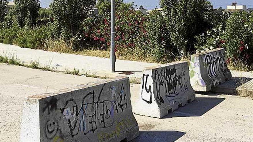 Una calle del polígono.