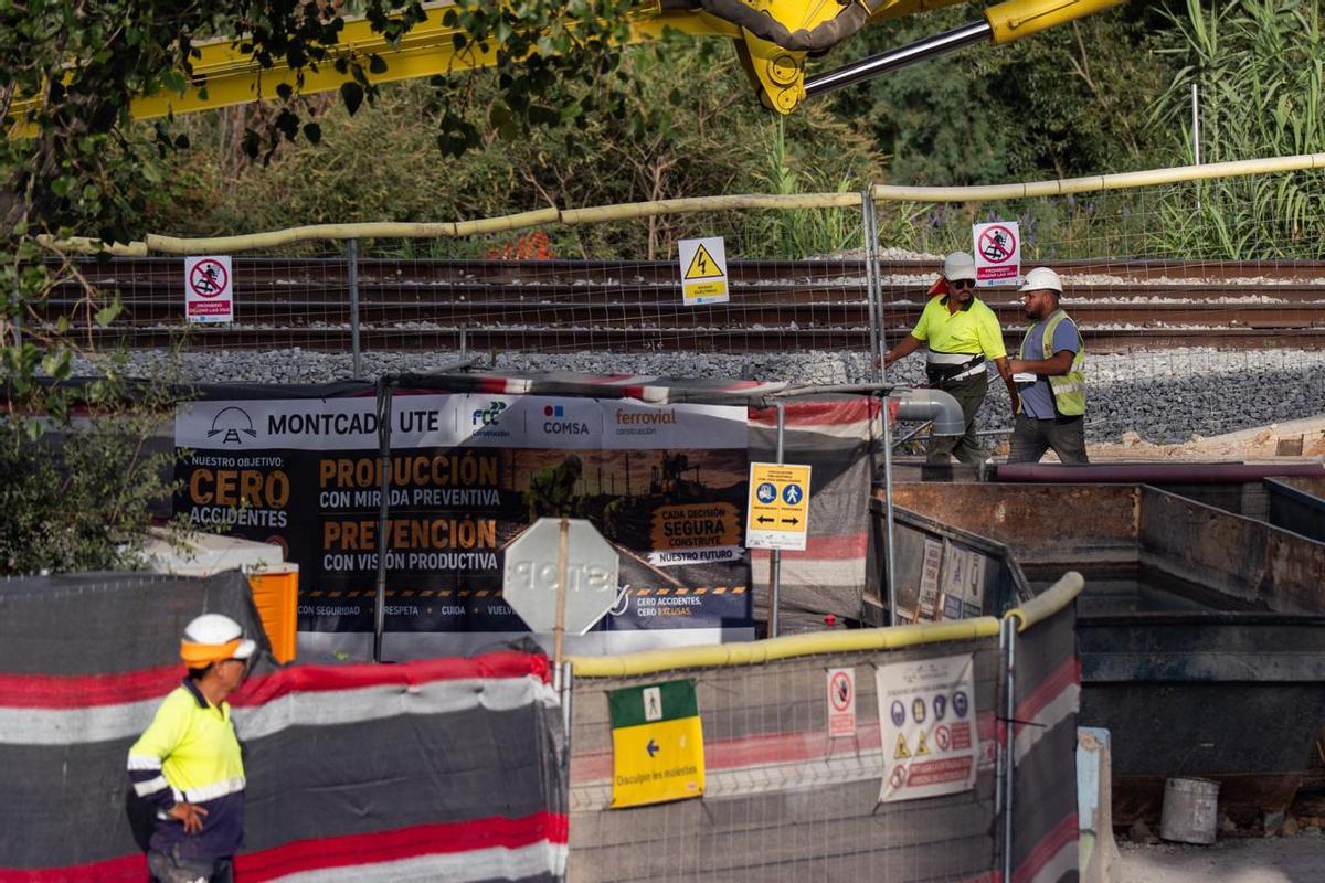 Colapso en el pozo que conecta las obras subterráneas de la R2 en Vallbona