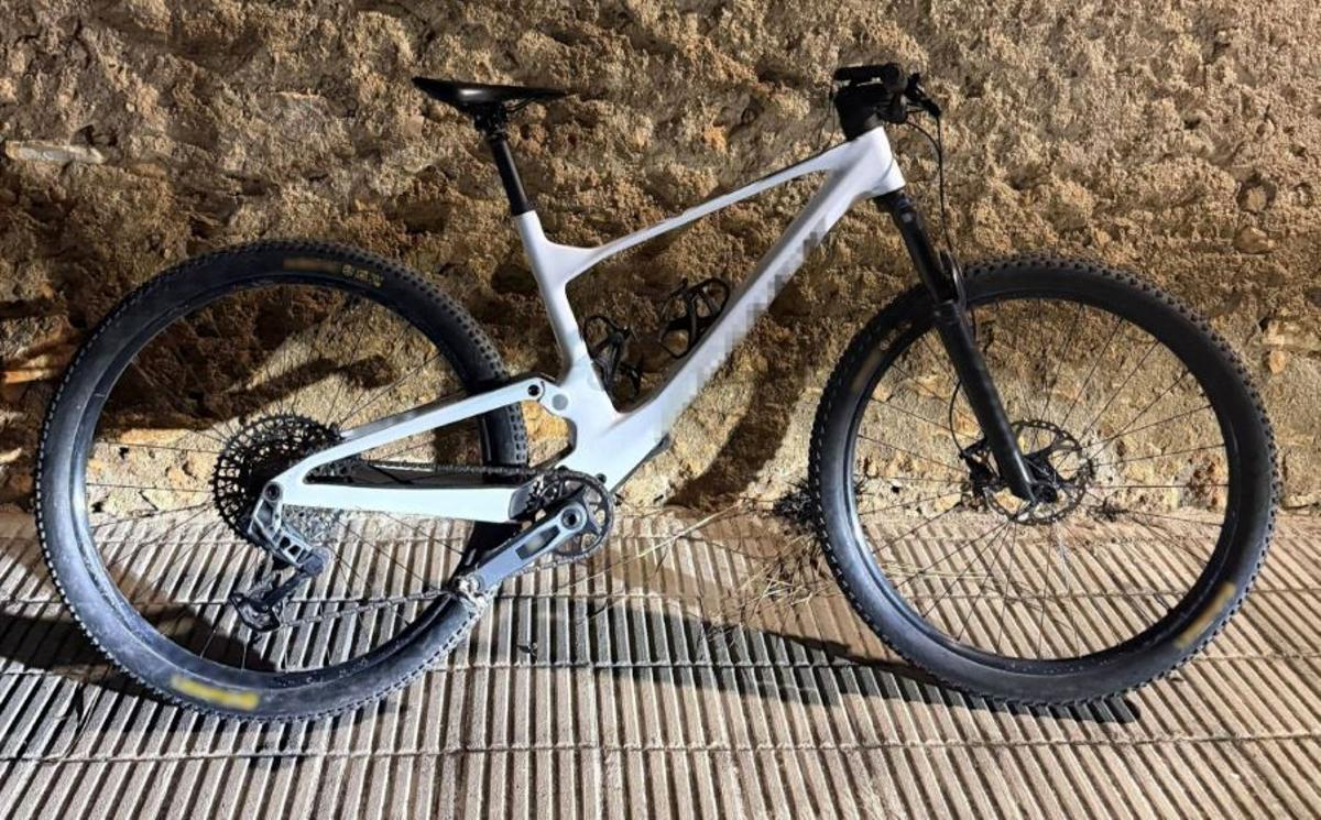 La bicicleta de muntanya robada que han recuperat els Mossos.