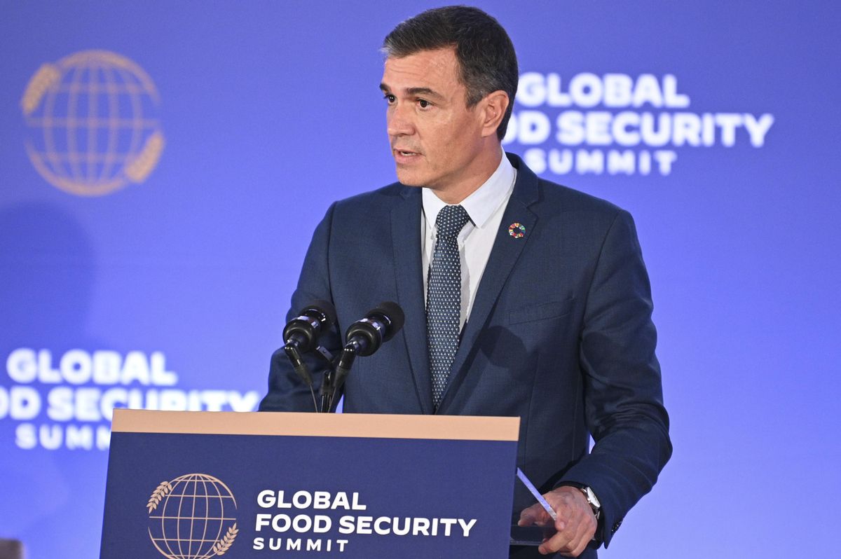 Sánchez atia la guerra entre Moreno i Ayuso: «Ningú amb patrimoni marxarà de Madrid a cap altre lloc» Sánchez atia la guerra entre Moreno i Ayuso: «Ningú amb patrimoni marxarà de Madrid a cap altre lloc»
