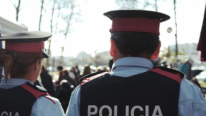 Detenen dos joves per robar en un domicili a Girona amb una falç