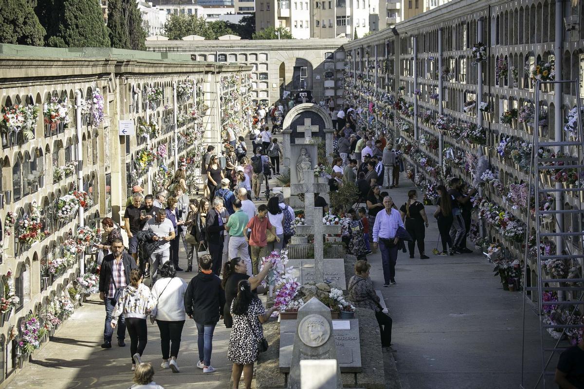 Día de Todos los Santos, en el Cementerio del Poblenou