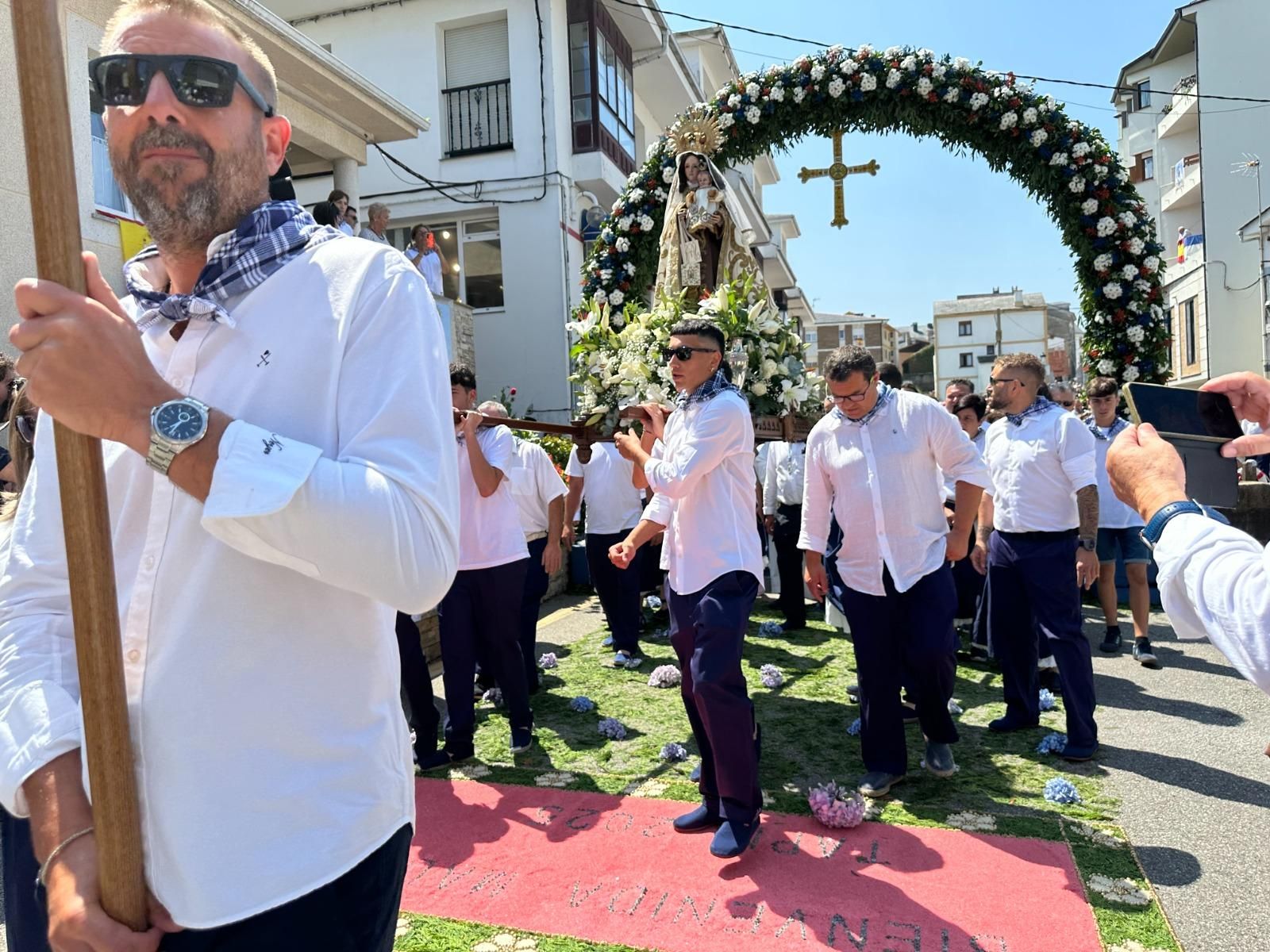 EN IMÁGENES: La procesión de la virgen del Carmen en Tapia de Casariego