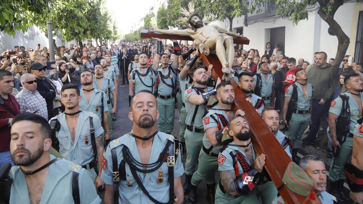 La Legión acompaña al Cristo de La Caridad