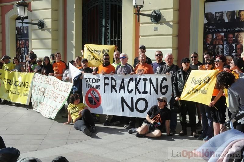 Protesta en bicicleta contra el fracking