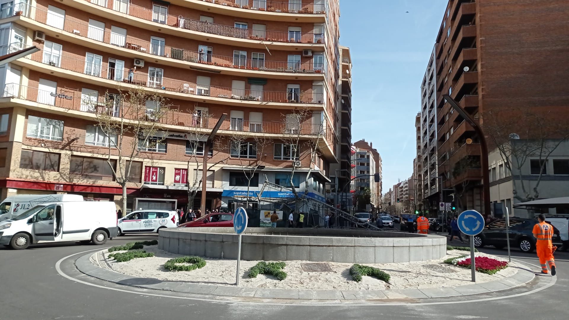 GALERÍA | El desplome de una grúa en Zamora con heridos, en imágenes