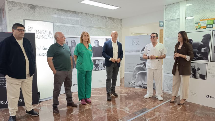 El Hospital General de Elche visibiliza la ostomía con la muestra ‘Héroes y heroínas’