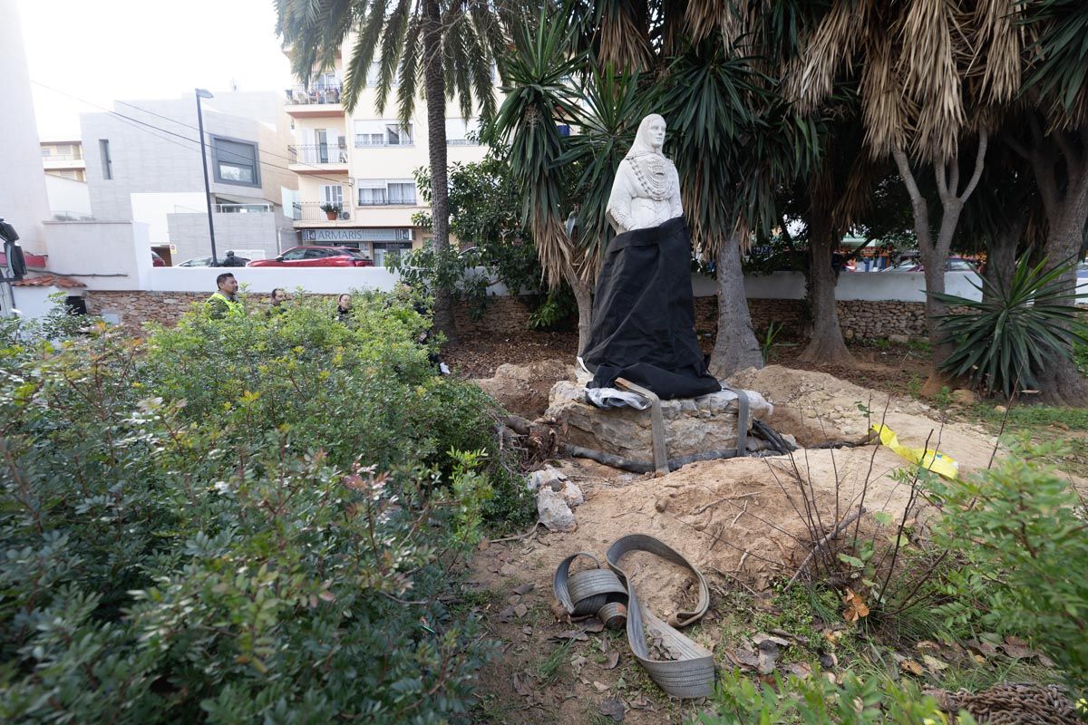 Galería: Todas las imagenes del traslado de la pagesa de Ibzia a su nueva ubicación